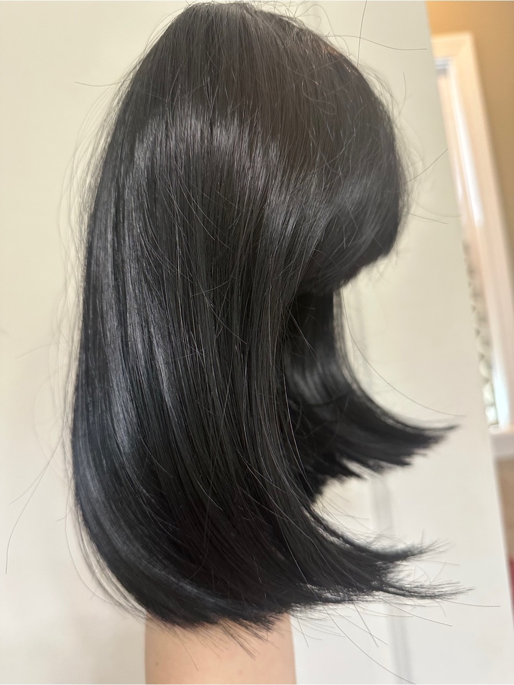 1 of 2 Amazon Black Short Layered Wig with Bangs - Picture 4 of 5